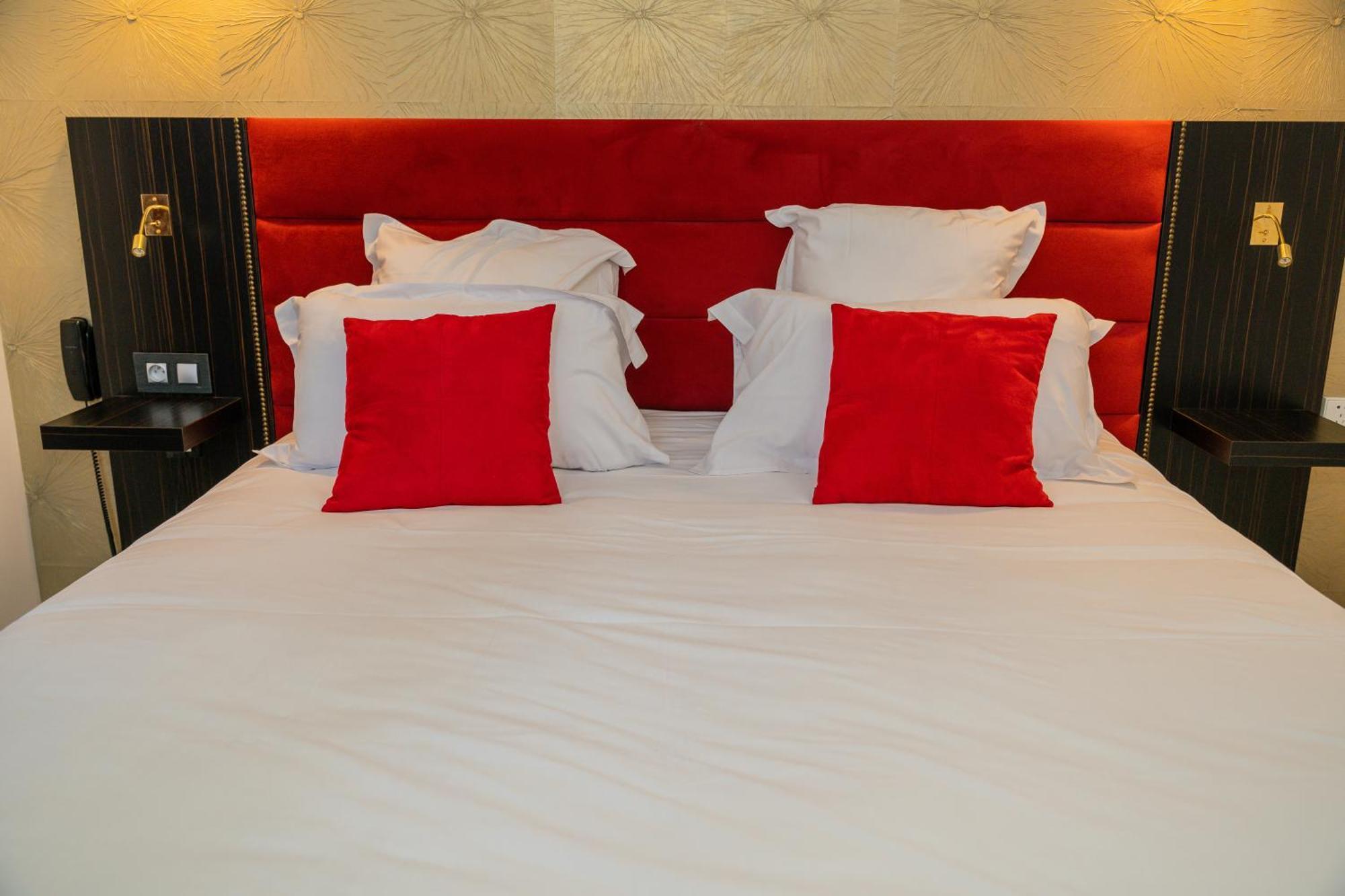 Les 3 Lieux Hotell Les Ponts-de-Cé Exteriör bild