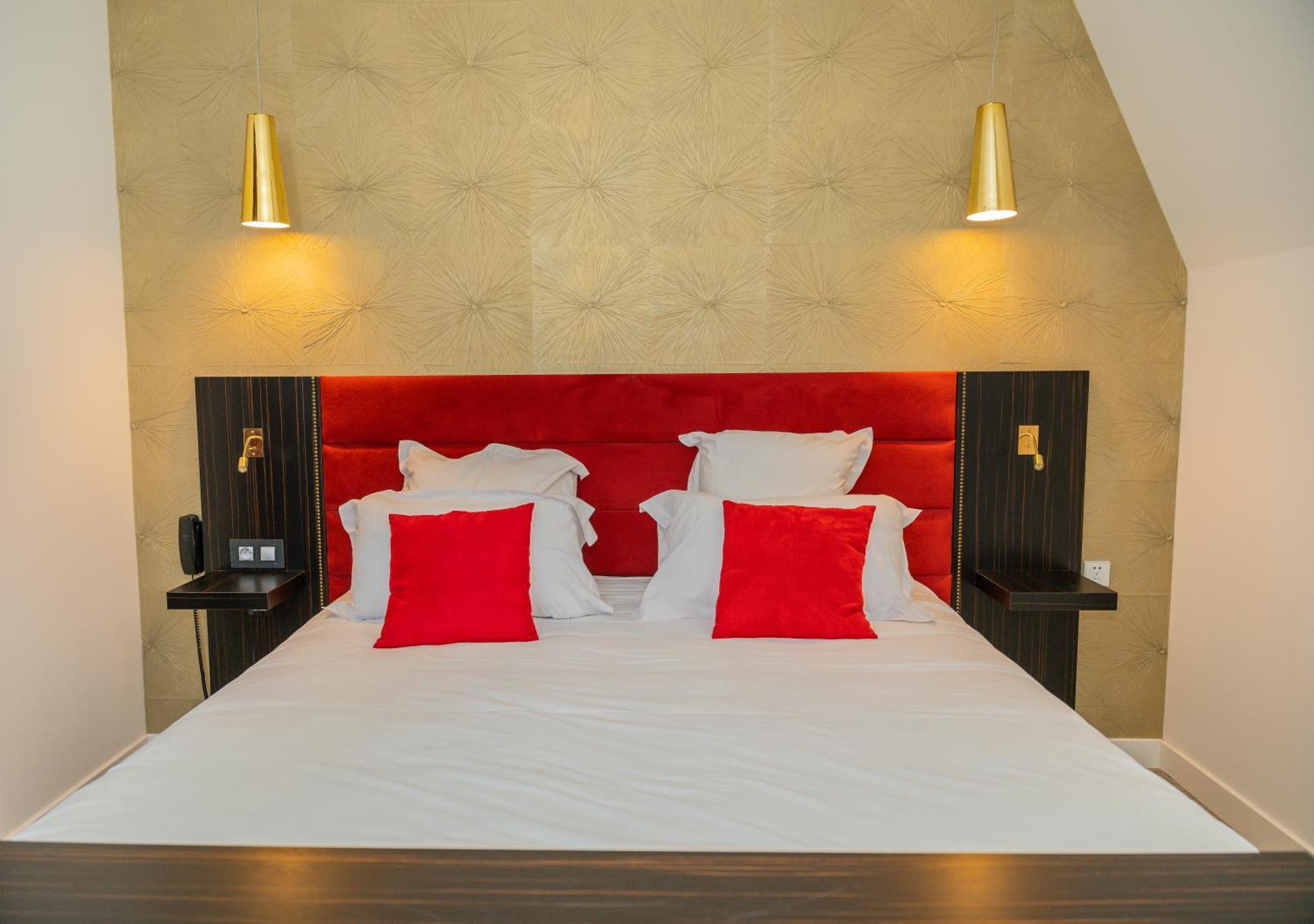 Les 3 Lieux Hotell Les Ponts-de-Cé Exteriör bild