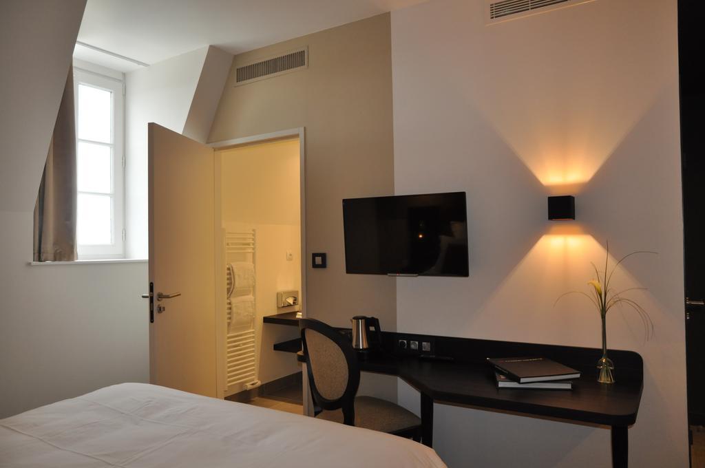 Les 3 Lieux Hotell Les Ponts-de-Cé Exteriör bild