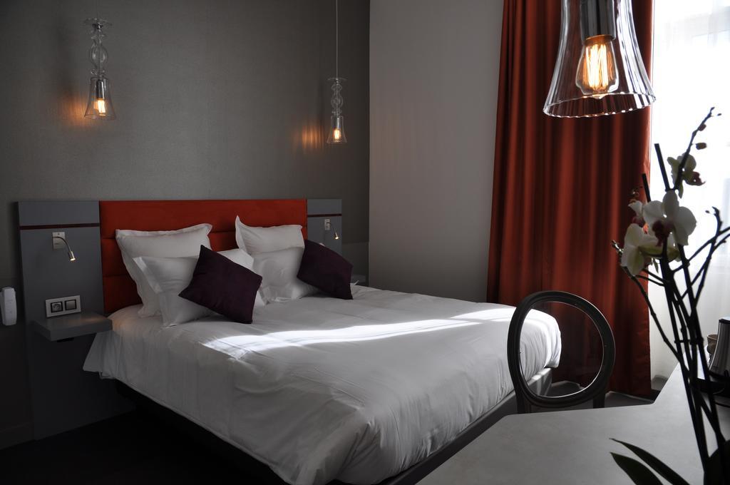 Les 3 Lieux Hotell Les Ponts-de-Cé Exteriör bild