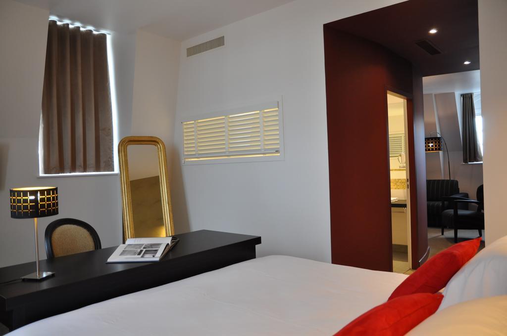 Les 3 Lieux Hotell Les Ponts-de-Cé Exteriör bild