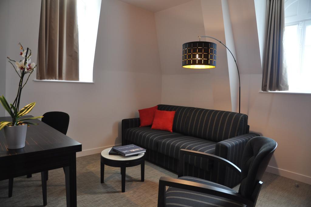 Les 3 Lieux Hotell Les Ponts-de-Cé Exteriör bild