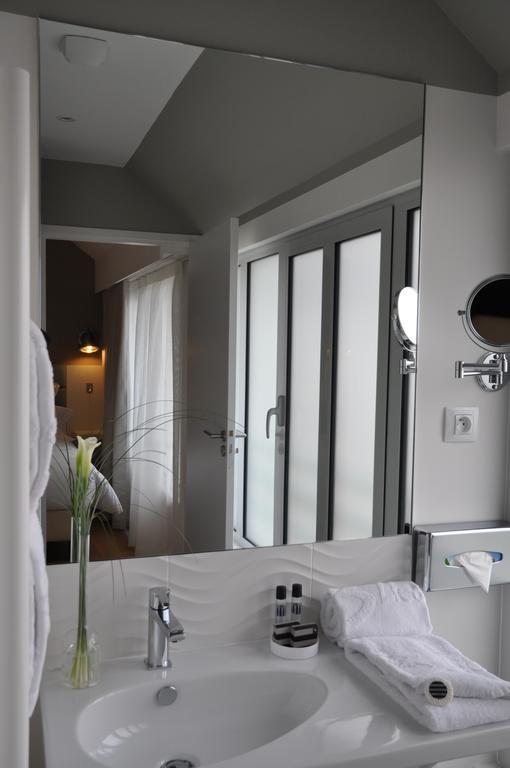 Les 3 Lieux Hotell Les Ponts-de-Cé Rum bild