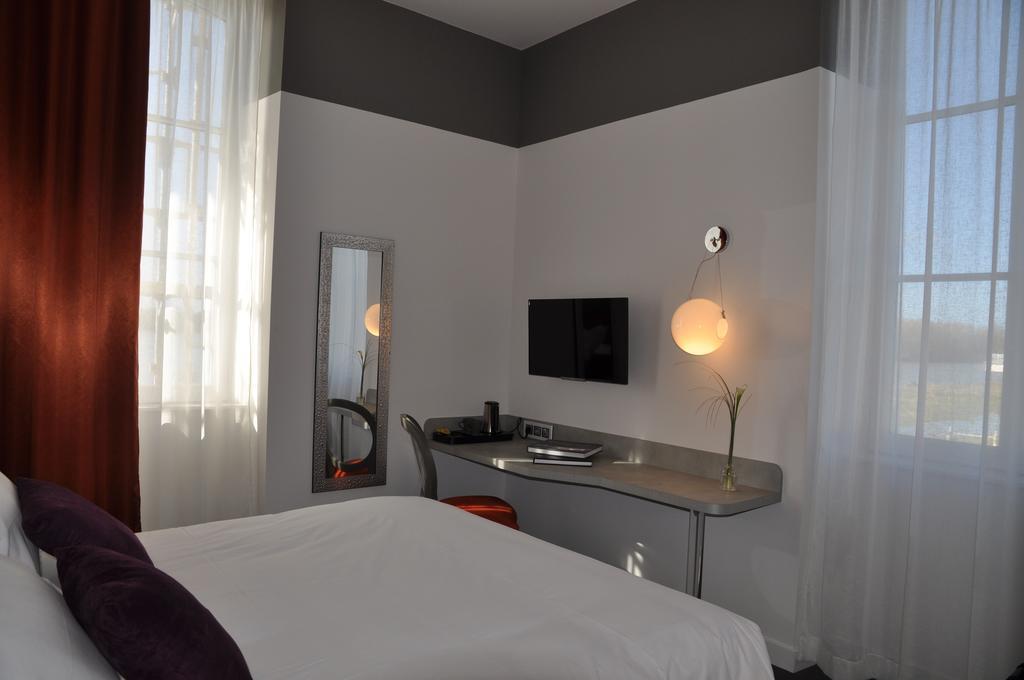 Les 3 Lieux Hotell Les Ponts-de-Cé Rum bild