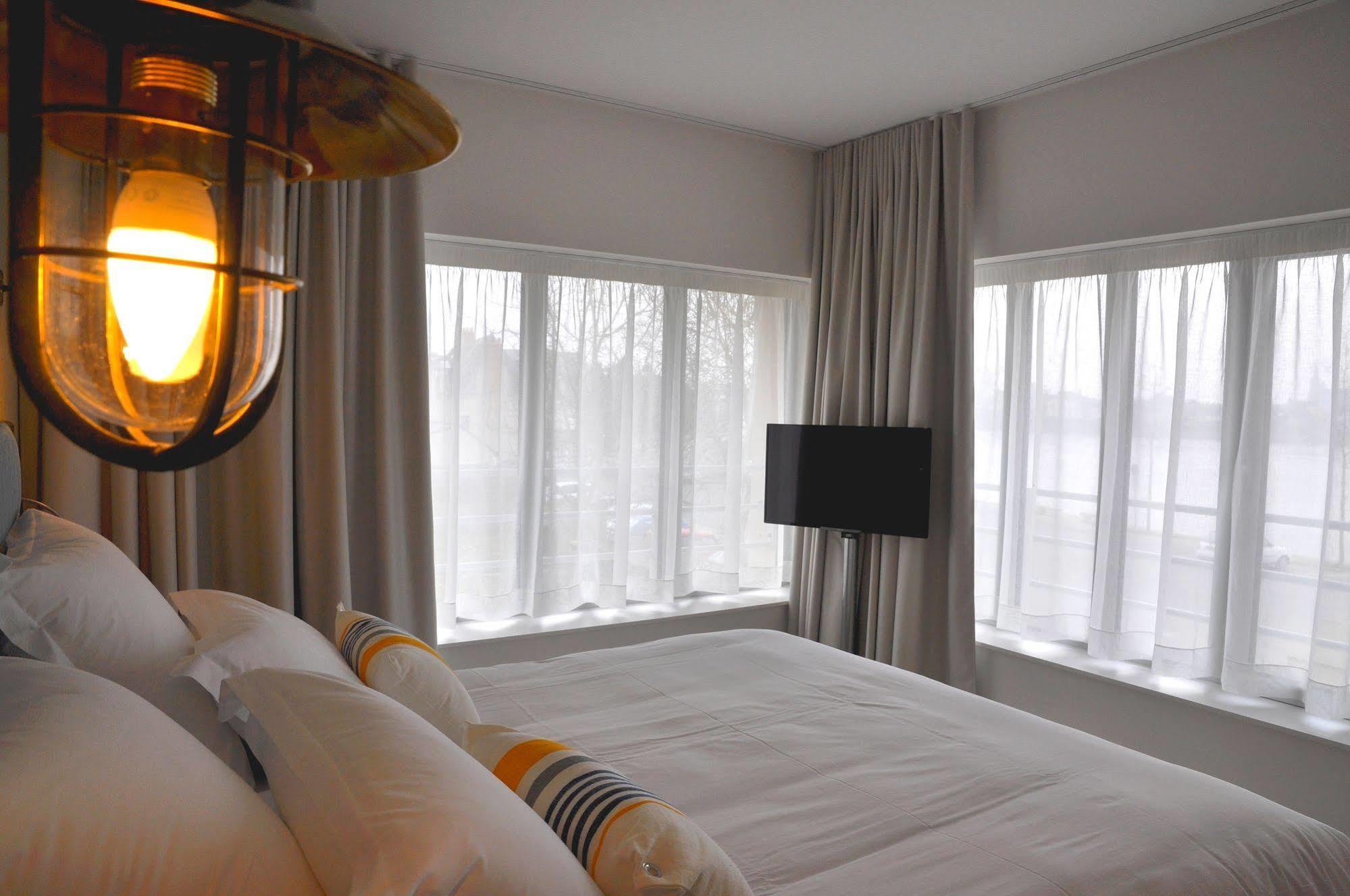 Les 3 Lieux Hotell Les Ponts-de-Cé Exteriör bild