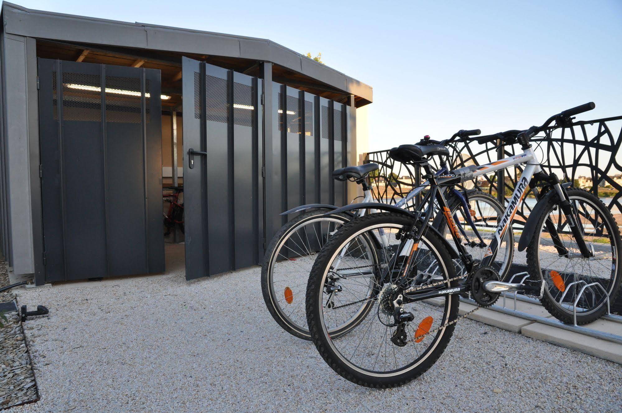 Les 3 Lieux Hotell Les Ponts-de-Cé Exteriör bild